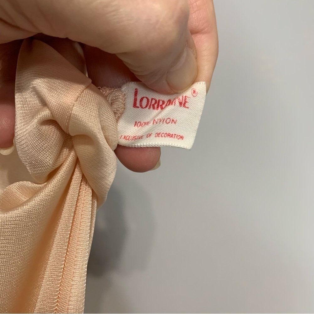 VTG Lorraine light peach sleeveless long nightgown lace neckline. Size M - Picture 6 of 7